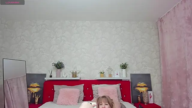 KattyPeachX Adlı Modelin Canlı XXX Sohbeti