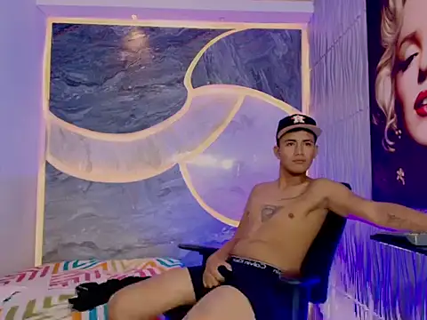 NIO_KLOUDS_ Live XXX Chat