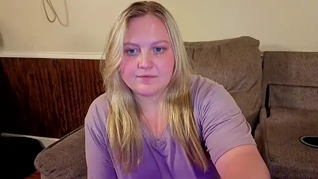 PhatAssBlond Adlı Modelin Canlı XXX Sohbeti