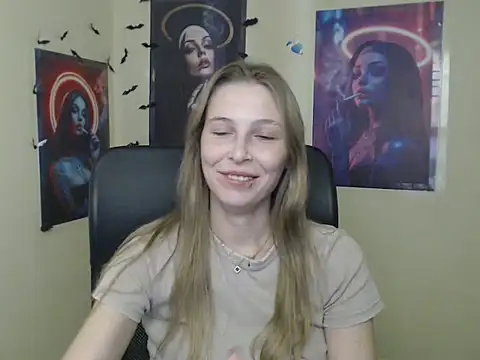 StrangerGi's Live XXX Chat