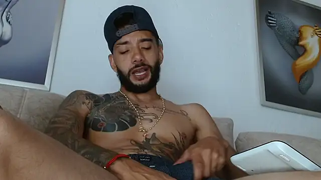 Czat XXX na żywo – LukasScott_