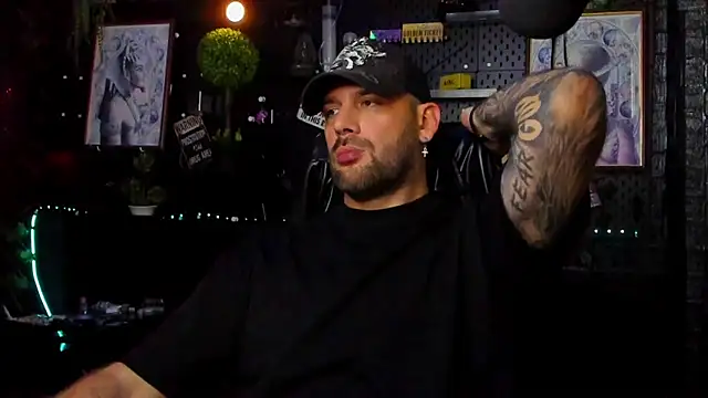 LexHardy Live XXX Chat