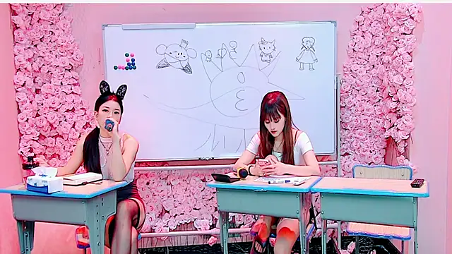 MS-520's Live XXX Chat