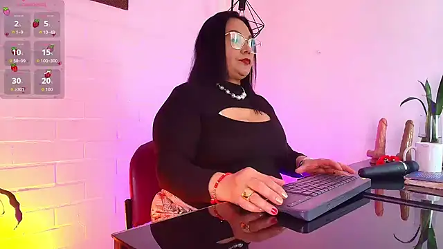 EllenaBoobs_ Chat XXX in diretta