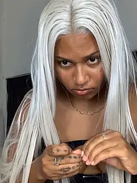 Chat +18 de madelltheebony ao vivo