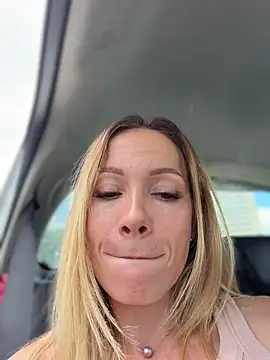 LavenderHot's Live XXX Chat