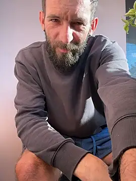 Michel_huge Chat XXX in diretta