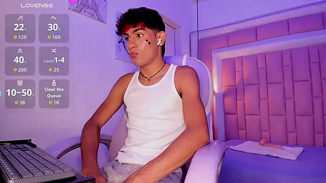 XXX chat uživo modela cherub_