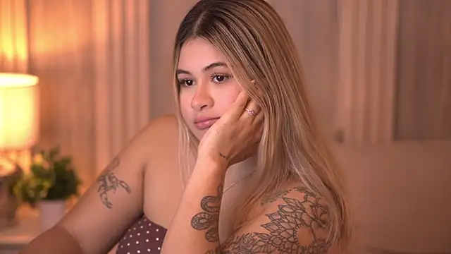 Sahury_Sweet Adlı Modelin Canlı XXX Sohbeti