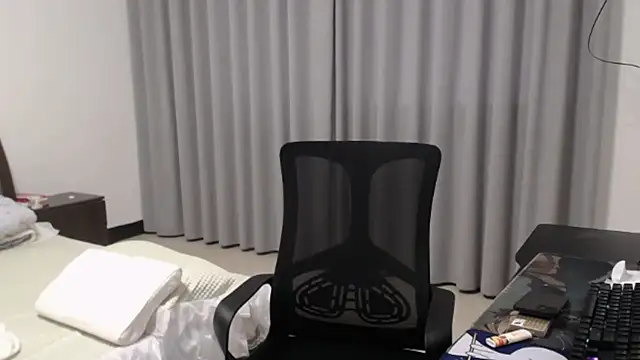 zhang1118 라이브 XXX 채팅