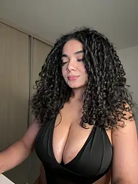 Curlyierr Chat XXX live