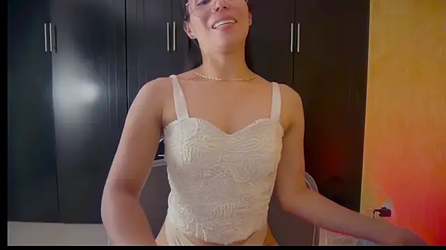 sasha_jonne Adlı Modelin Canlı XXX Sohbeti