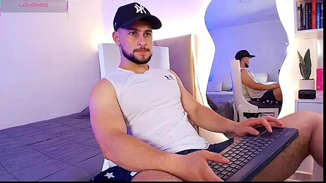 valenssio_moretti live XXX chat