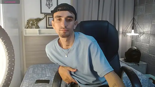 MykeCastle's Live XXX Chat