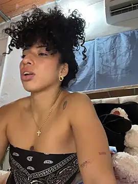 Miily_0 élő XXX-chatje