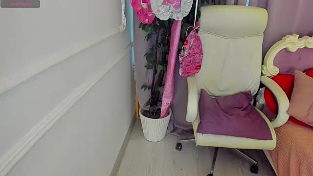 Lily_Marlin Adlı Modelin Canlı XXX Sohbeti