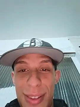 novin99's Live XXX Chat