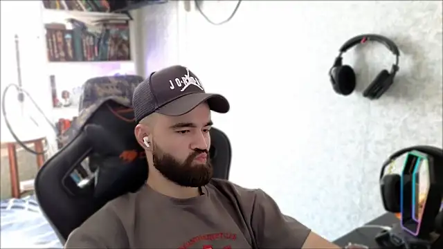 XXX chat uživo modela _Serious_Man