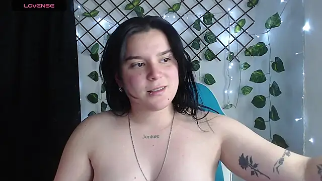 Nika_1_'s Live XXX Chat