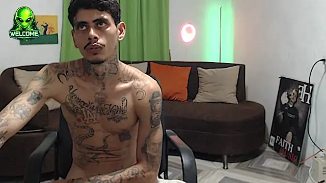 alpha_zom Chat XXX in diretta