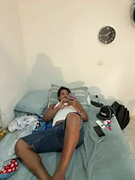 bigdick211292 লাইভ XXX চ্যাট
