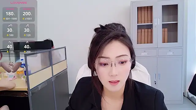 yangyang-777's Webcam Show