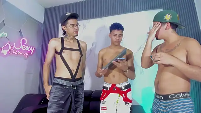 BOYS_IN_THE_EMPIRE's Live XXX Chat