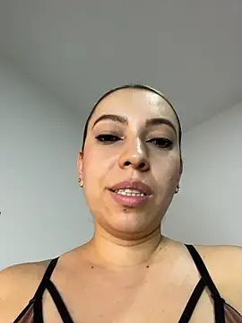 Moon_Blake Adlı Modelin Canlı XXX Sohbeti