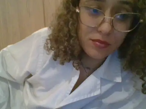 ValeriaMonroe Adlı Modelin Canlı XXX Sohbeti