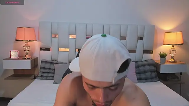 XXX chat uživo modela Zeus_damian21