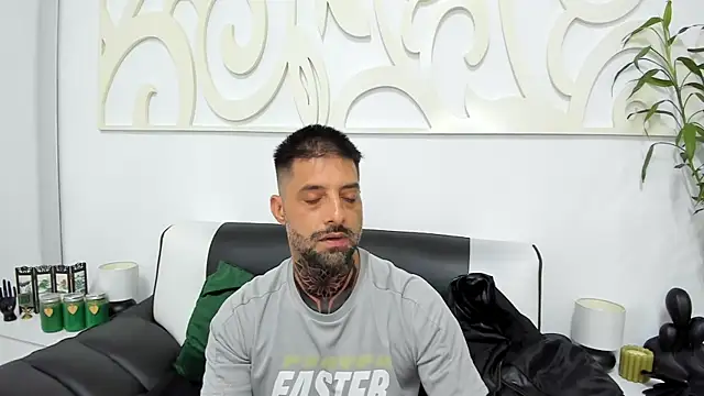 TommyDum Live XXX Chat