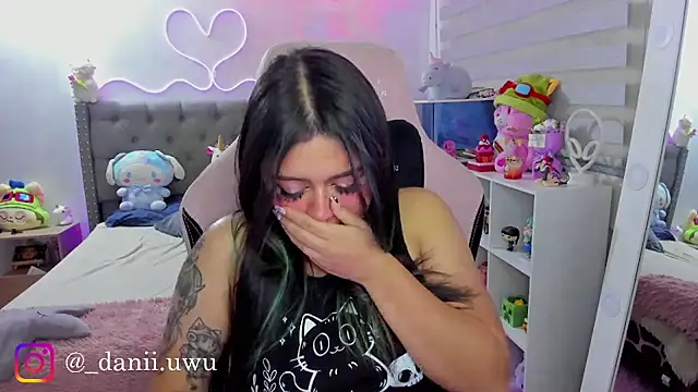Živý XXX chat CuteDani_