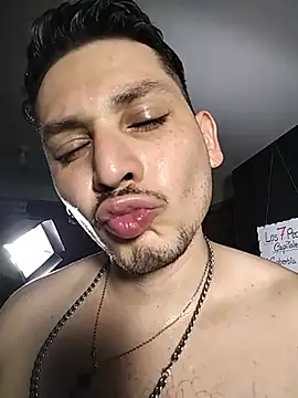 Xhurroo's Live XXX Chat