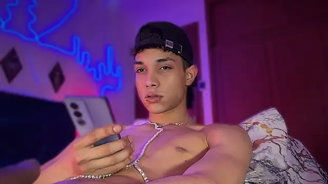 RoughDiamond_ live XXX chat