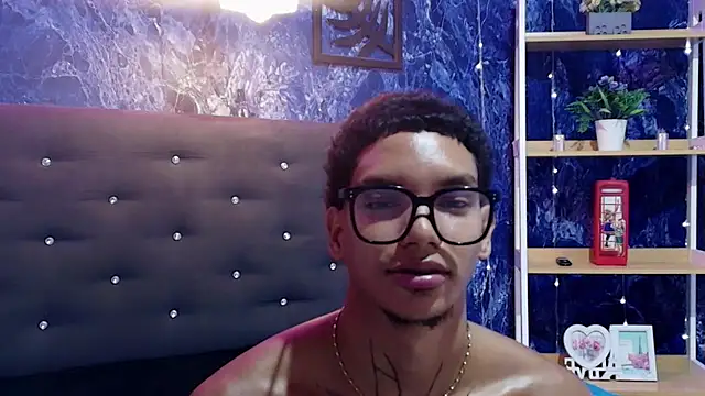 Chat +18 de kai_storm77 ao vivo