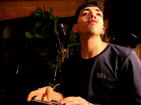 צ'אט XXX בשידור חי של AxelStong