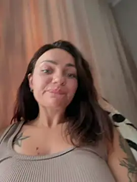 XXX chat uživo modela BiteMeSarah