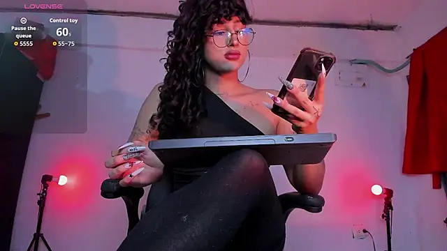 Heka_Prudence Chat XXX in diretta