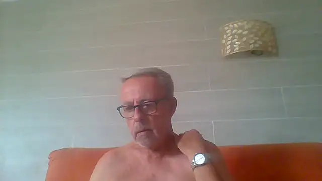 צ'אט XXX בשידור חי של tuggy59