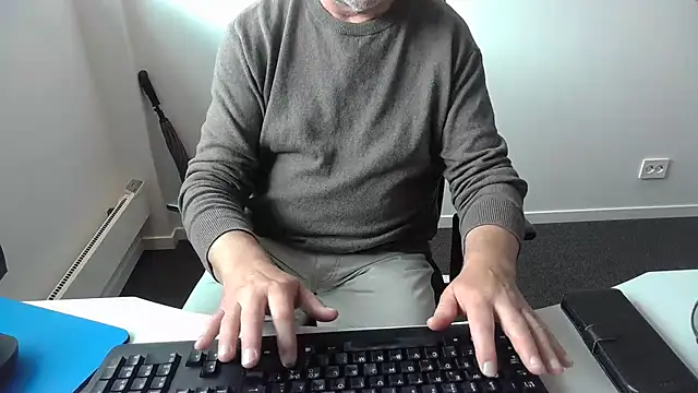 Buggemann 现场XXX聊天