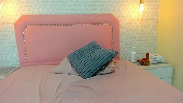 TAYLORMEYER1's Live XXX Chat