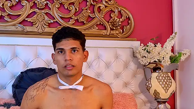 RoseAndDominic Adlı Modelin Canlı XXX Sohbeti