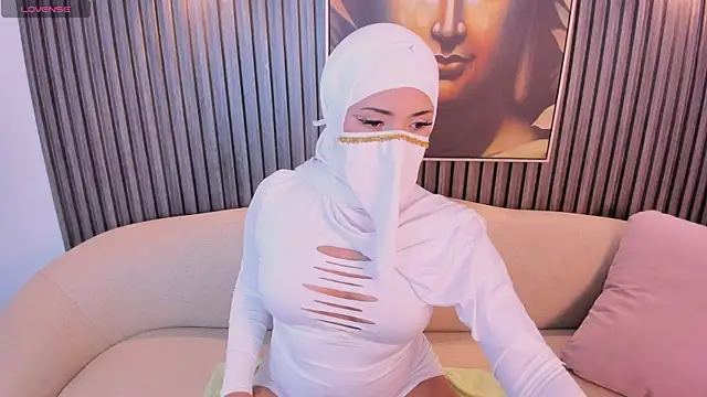 juli_thali's Live XXX Chat