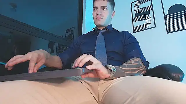 ALPHA_DOMINUS_: онлайн-секс-чат