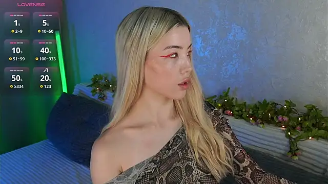 LindaThackerr XXX чат на живо