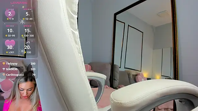 Chat +18 de BarbieDoll13 ao vivo