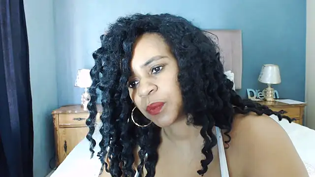BustyyFaye 网络视讯表演