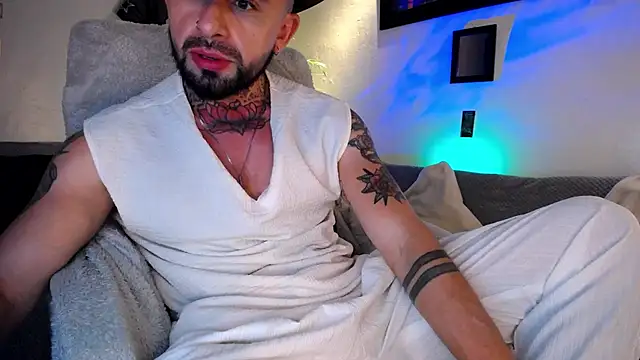 XXX chat uživo modela monnojonnes