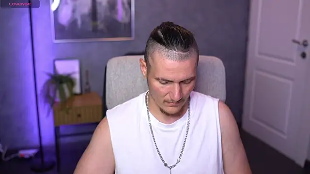 Alex_Wilde Adlı Modelin Canlı XXX Sohbeti