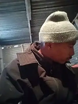 XXX chat uživo modela alphamale25